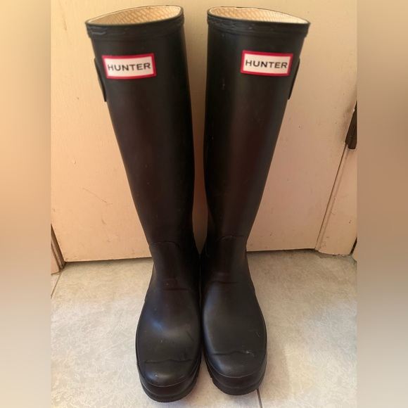 Hunter Classic Tall Black Waterproof Boots - Picture 1 of 10
